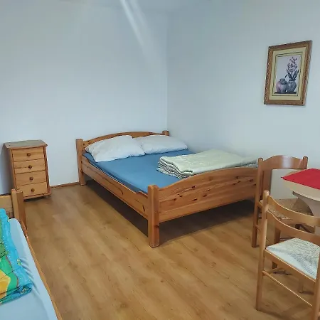 Δωμάτια σε οικογενειακή κατοικία Goscinne Tomasz